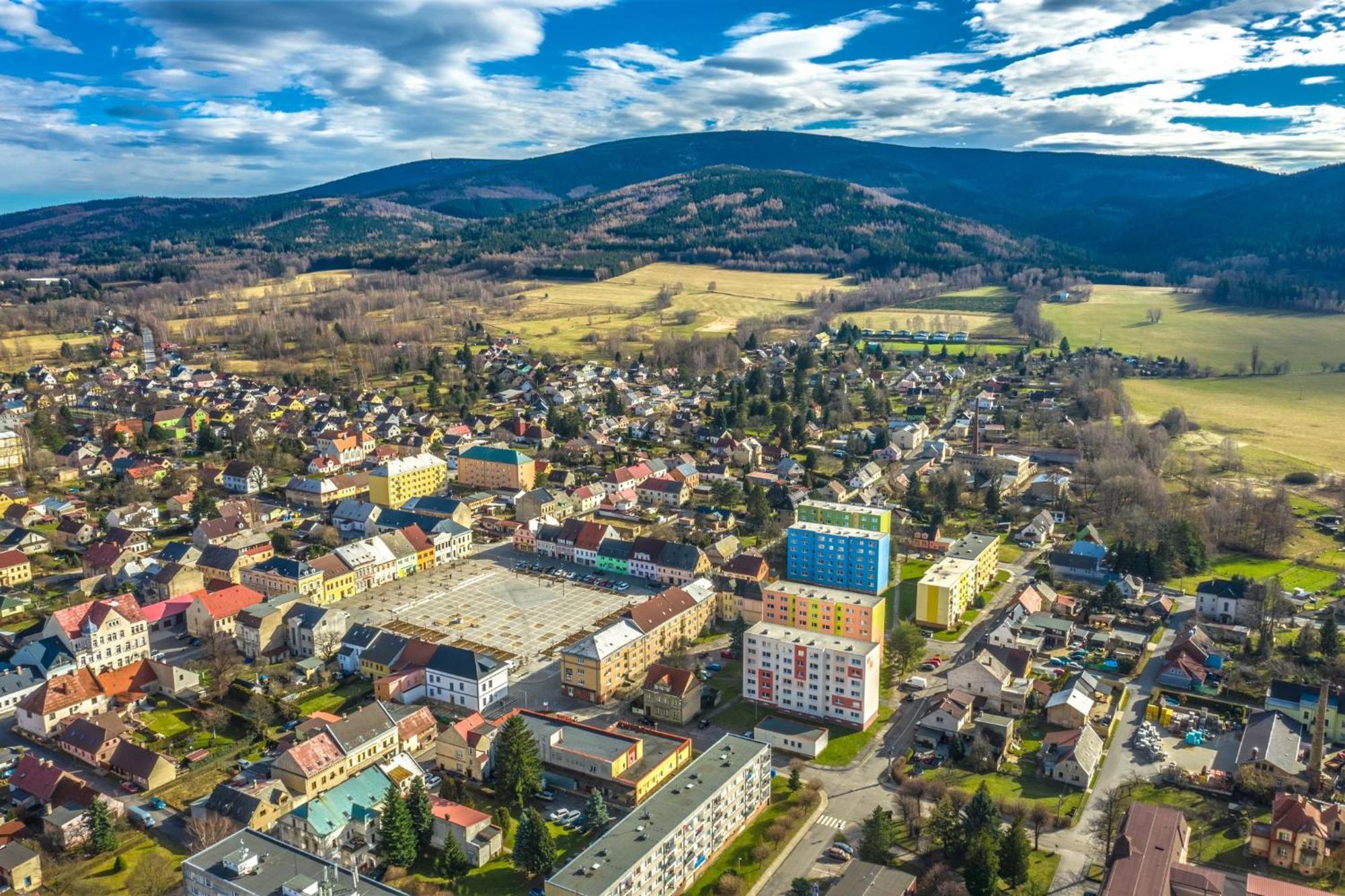 Ubytovani Na Namesti Nove Mesto pod Smrkem Exterior photo